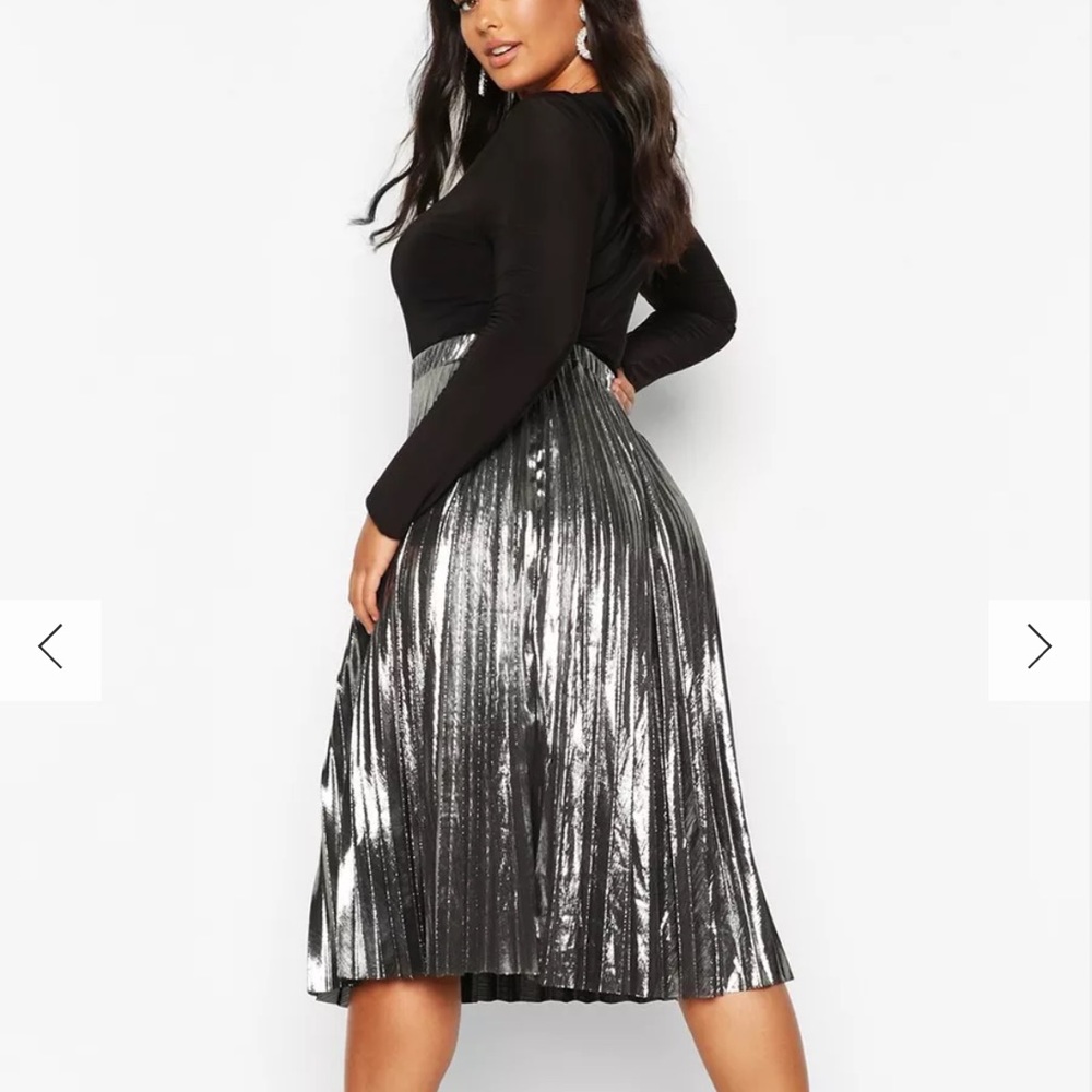 BooHoo Metallic Pleated MIDI Skirt Nwot flared Silver full sweep